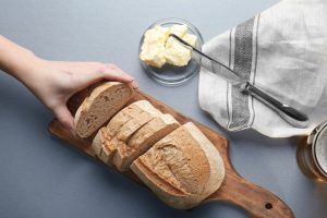 לחם לא משמין. מה שמשמין זה מה שאוכלים עם הלחם